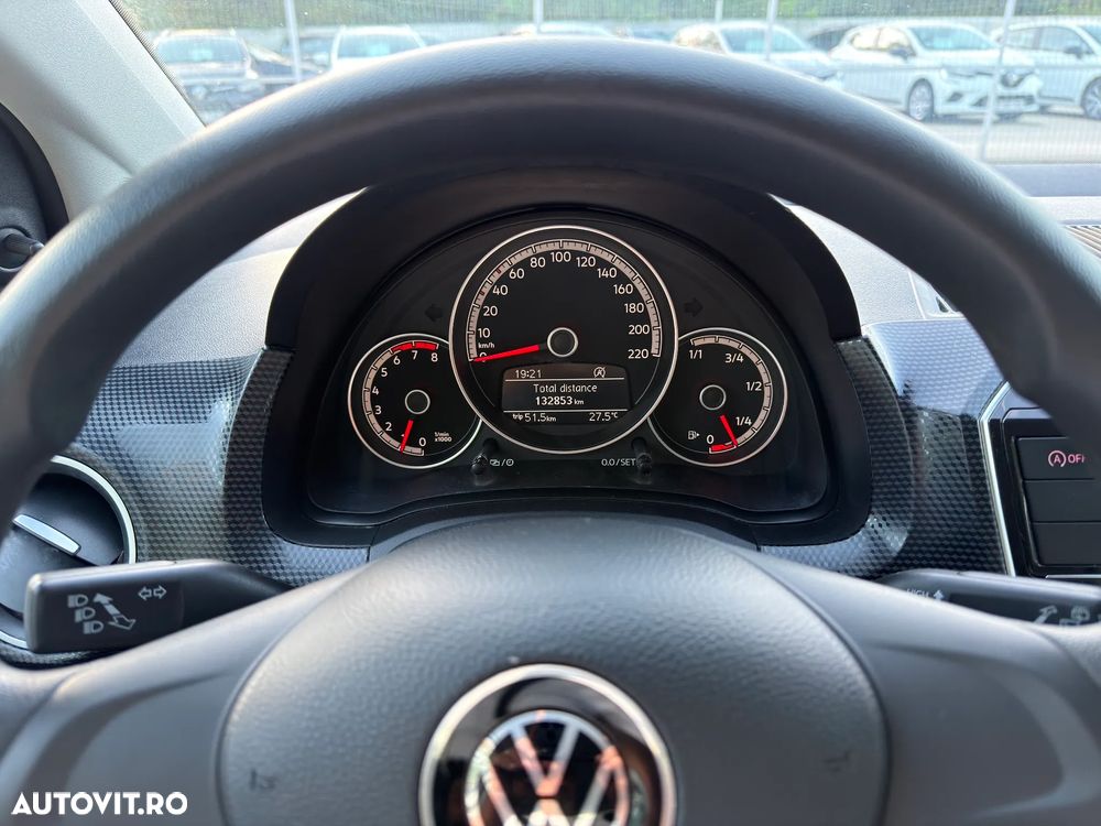 Volkswagen up! 1.0 MPI High - 17