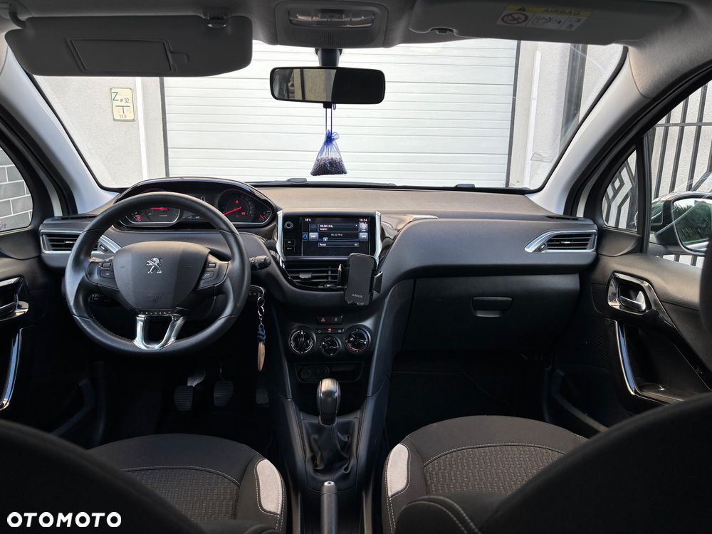 Peugeot 208 1.2 PureTech Allure - 10