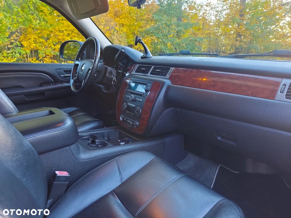 Chevrolet Tahoe - 23