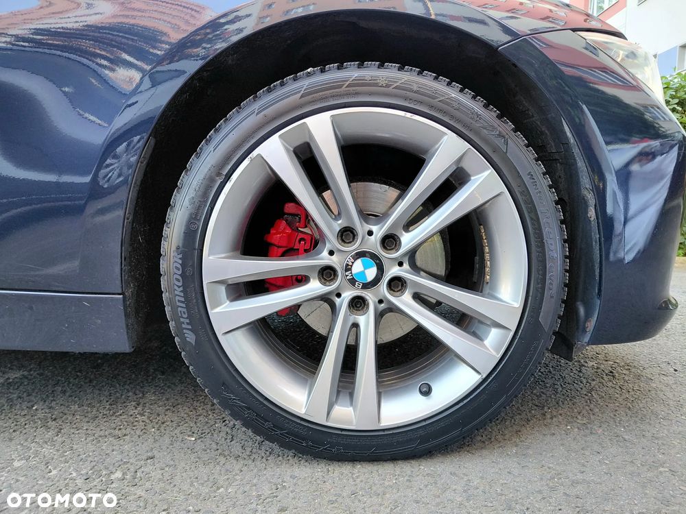 BMW Seria 3 318d Luxury Line - 33