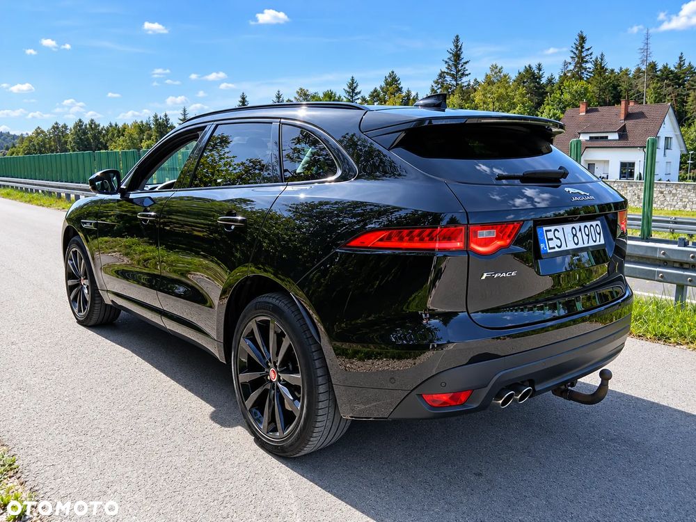 Jaguar F-Pace - 4