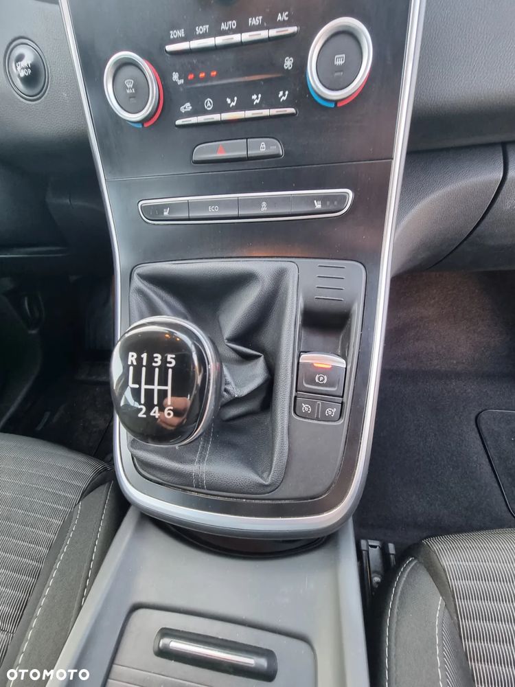 Renault Scenic 1.5 dCi Bose - 21