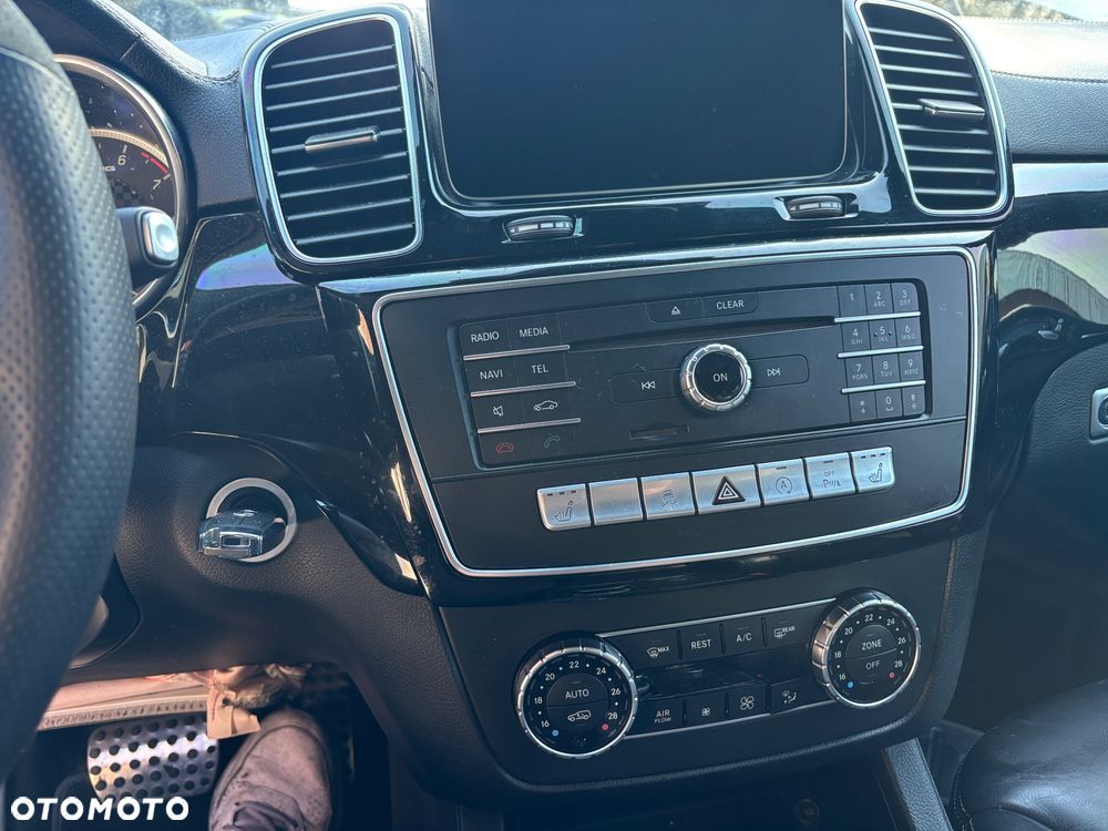 Mercedes-Benz GLE - 31