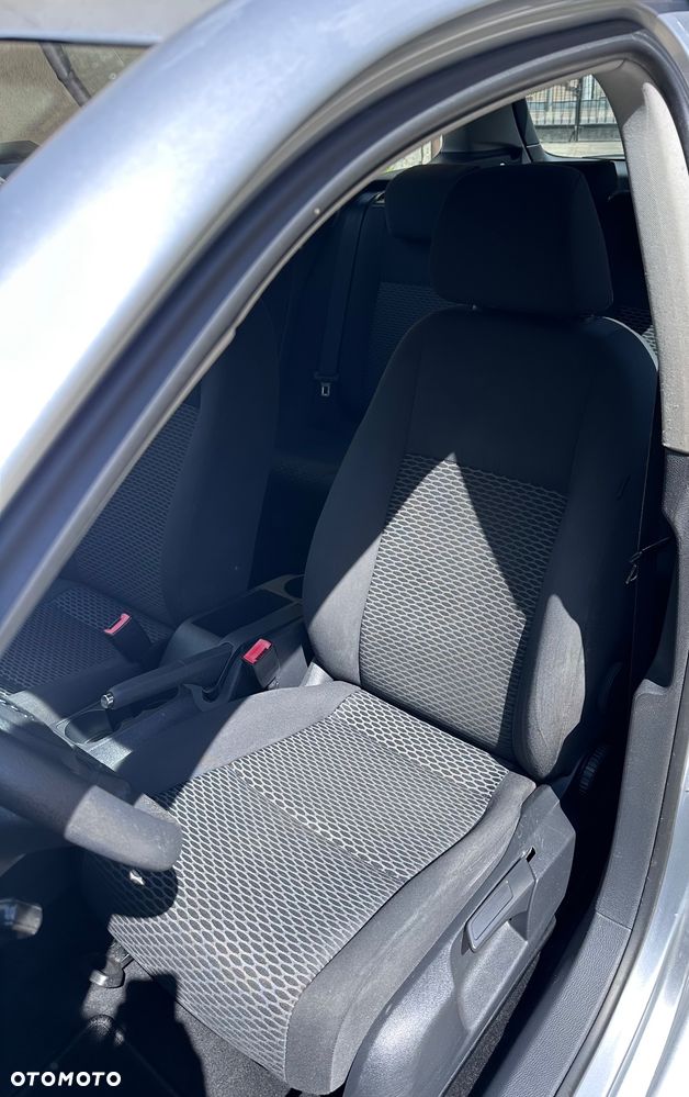 Volkswagen Golf - 19