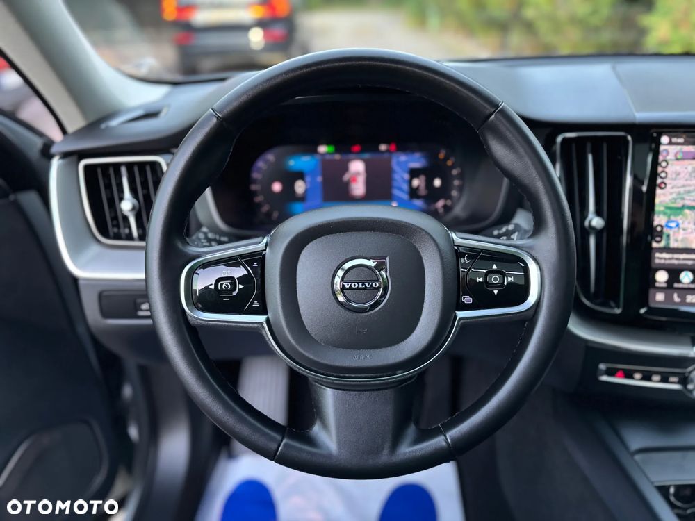 Volvo XC 60 B4 D AWD Plus Dark - 27