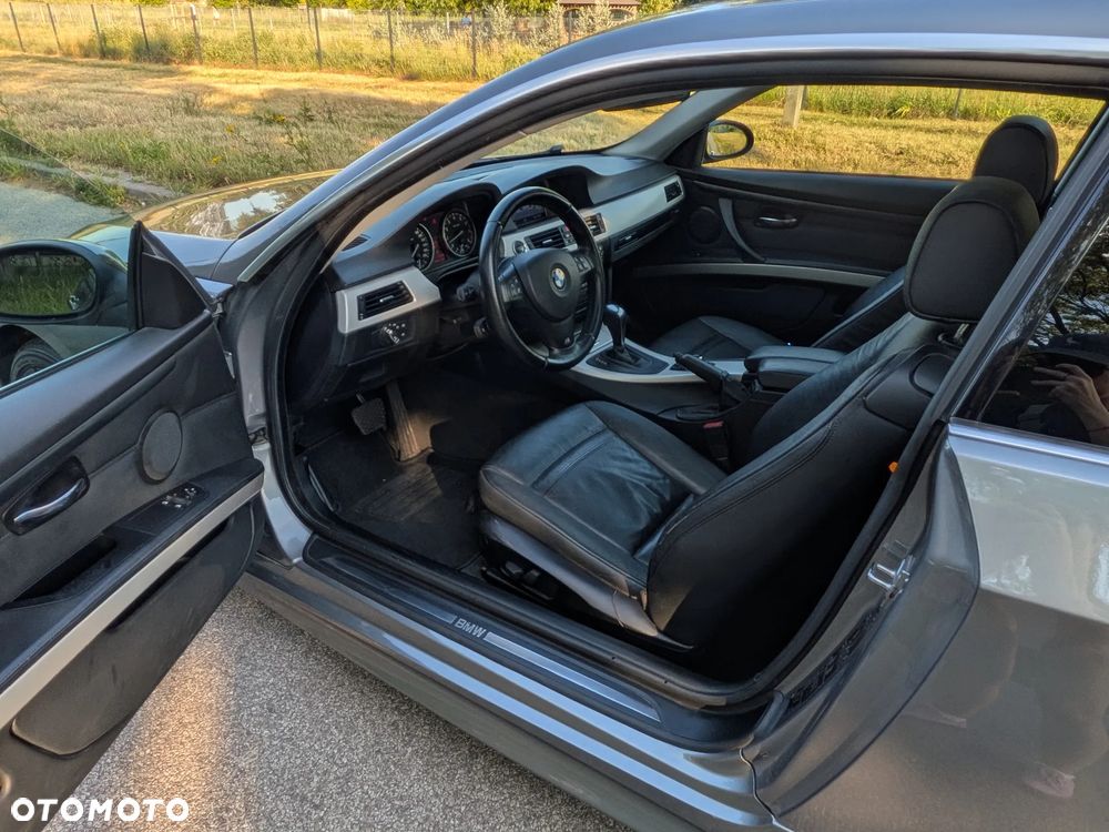 BMW Seria 3 325i - 36