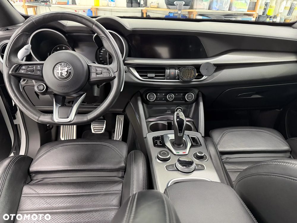 Alfa Romeo Stelvio 2.0 Turbo Veloce Q4 - 11