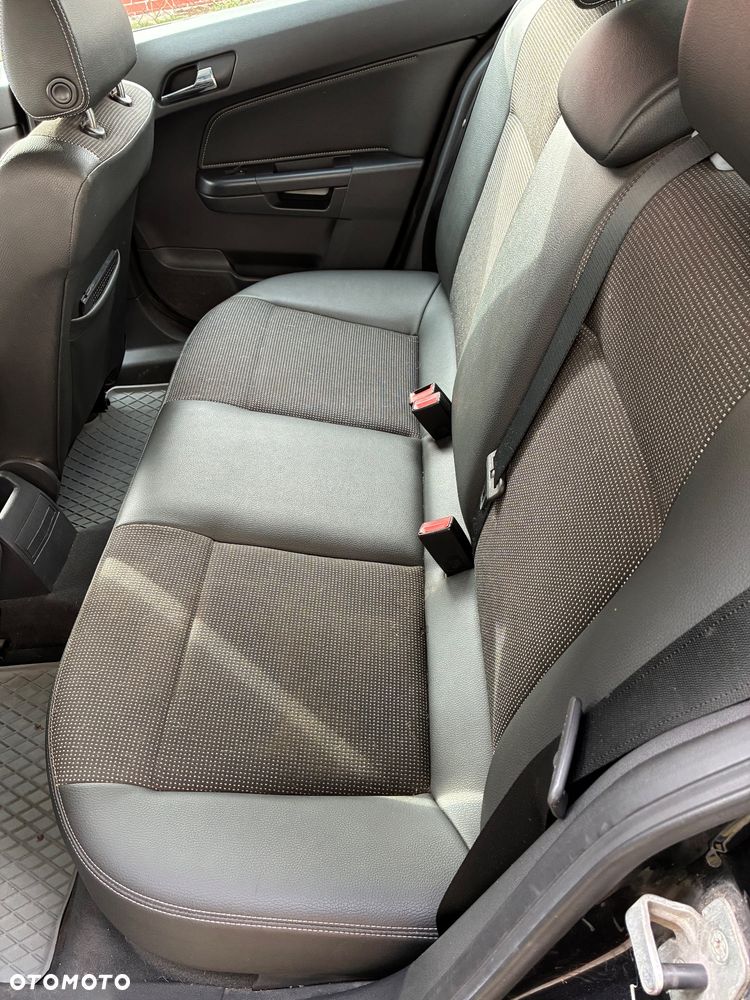 Opel Astra 1.9 CDTI Cosmo - 9