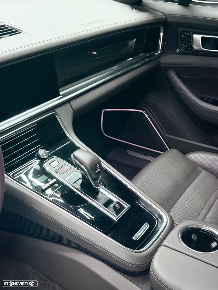 Porsche Panamera Sport Turismo 4S E-Hybrid - 26
