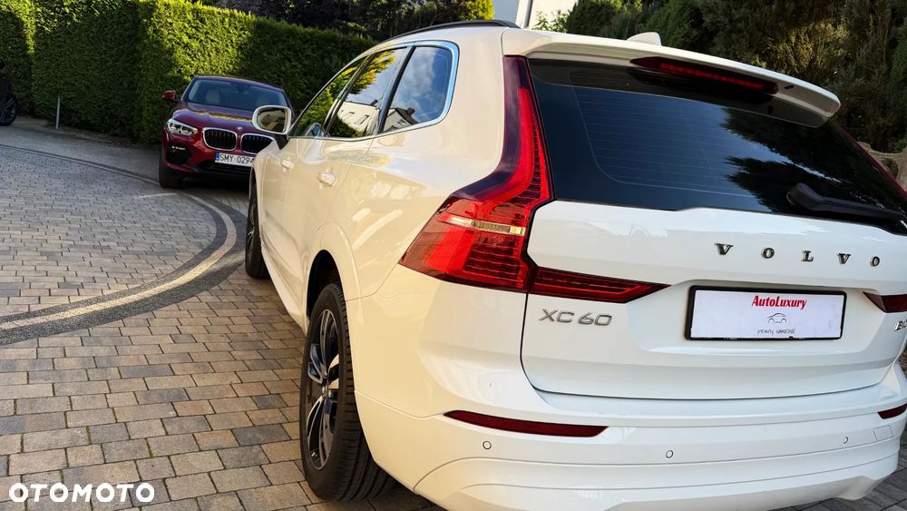 Volvo XC 60 B4 D AWD Geartronic Momentum Pro - 8