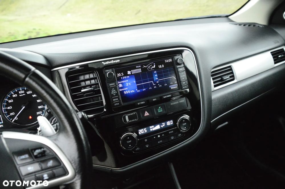 Mitsubishi Outlander - 26