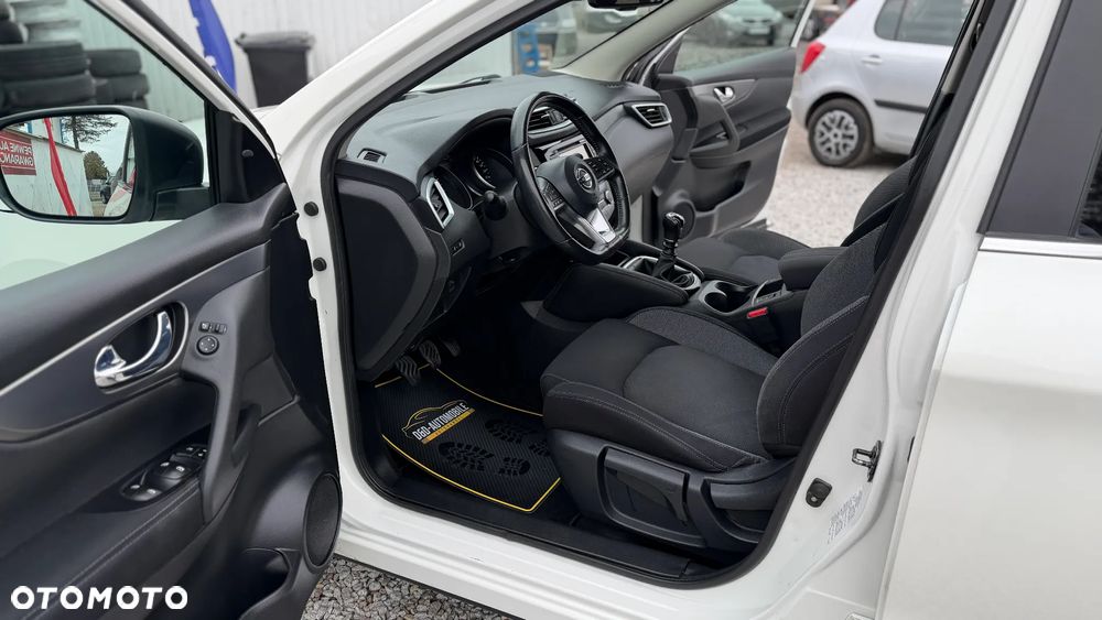 Nissan Qashqai 1.2 DIG-T N-Connecta EU6 - 26