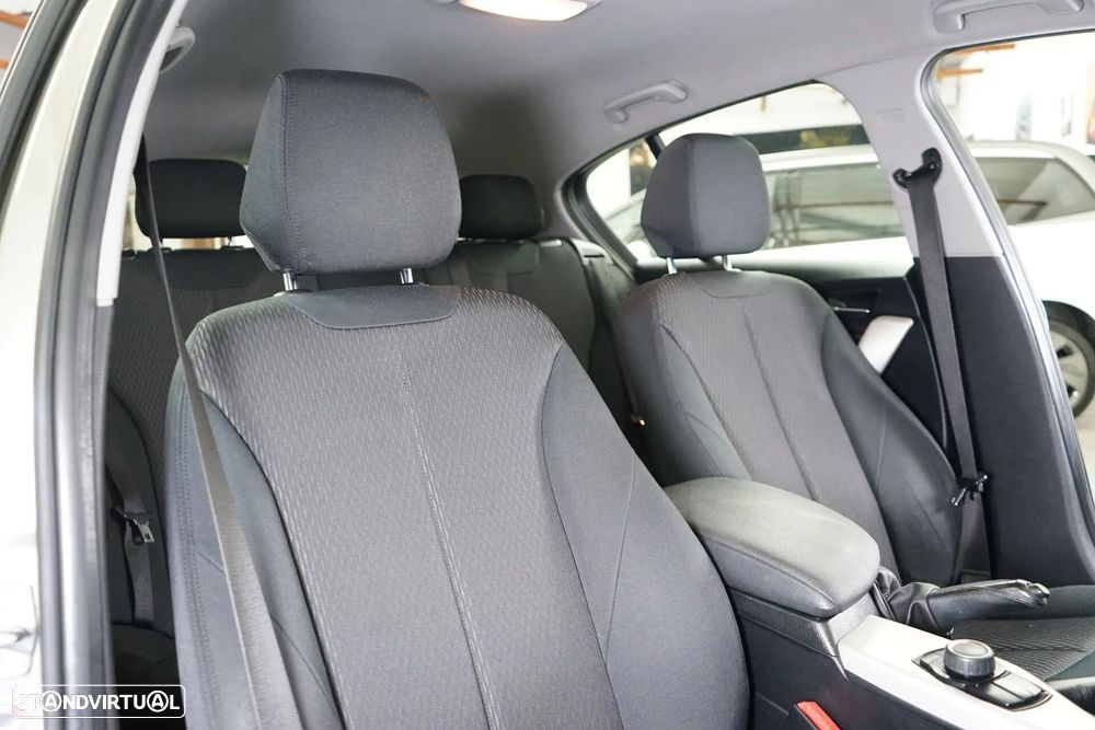 BMW 116 d Line Urban - 37