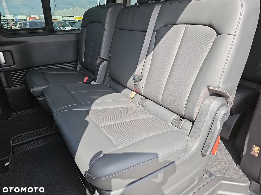 Hyundai Staria - 12