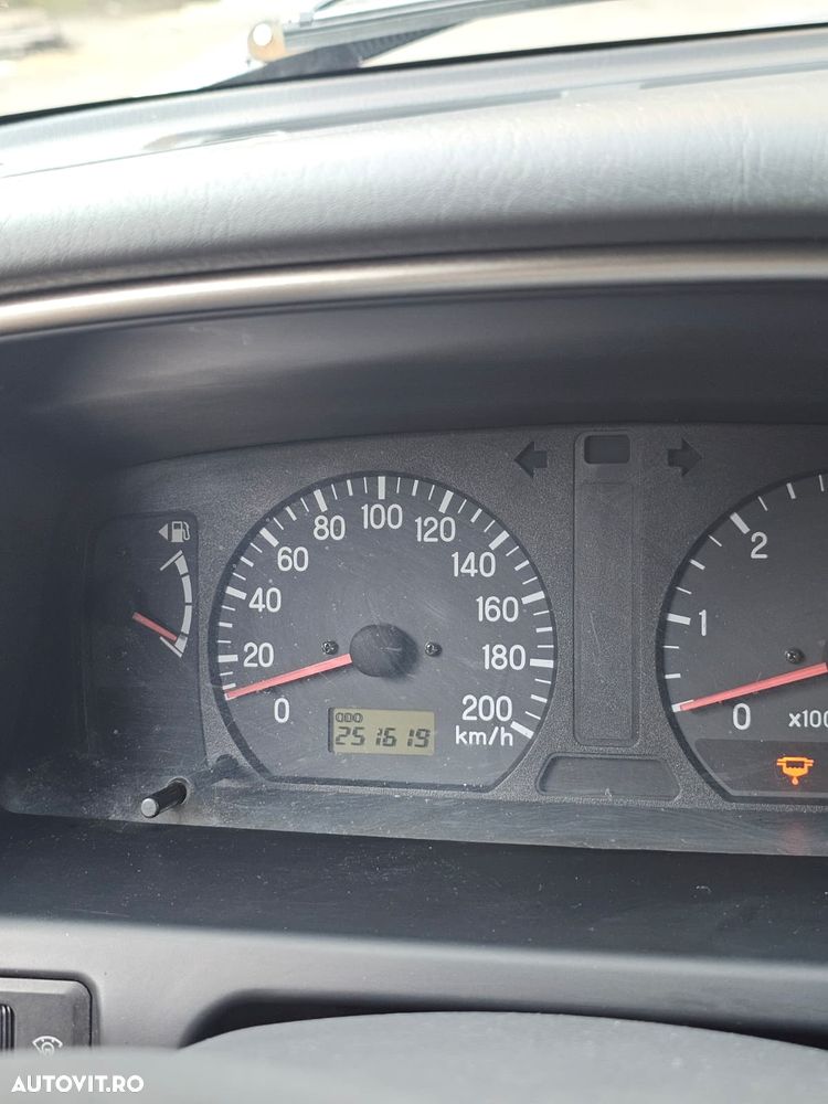 Mitsubishi Pajero Sport 2.5 TD Intense Piele + - 11