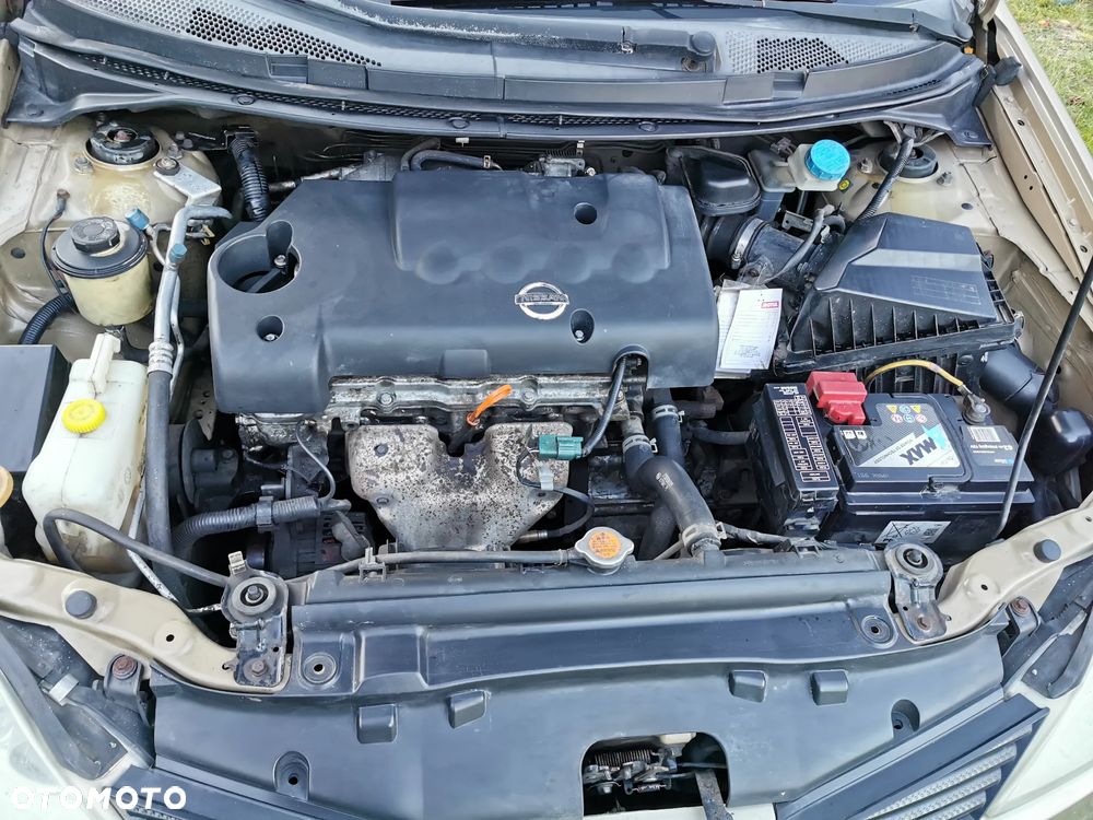 Nissan Primera 1.6 Visia - 10