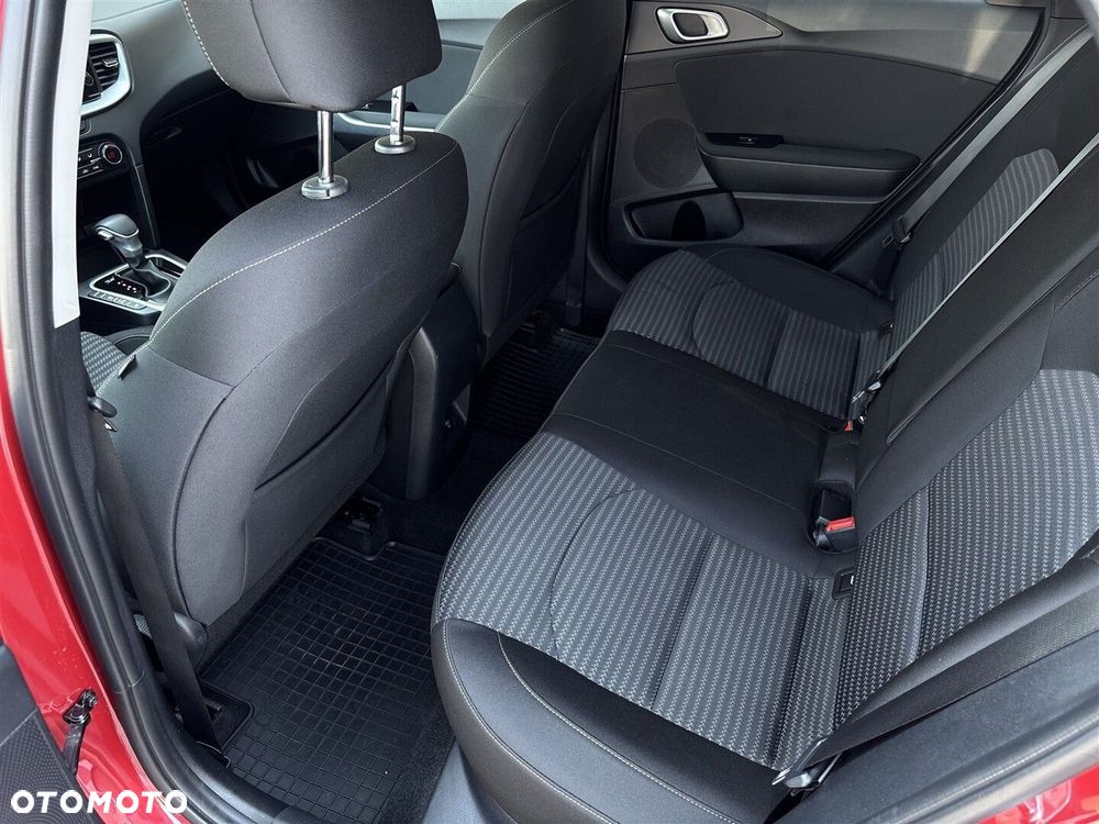 Kia Ceed 1.5 T-GDI M DCT - 11