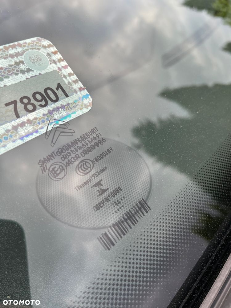 Citroën C3 1.2 PureTech Exclusive - 26