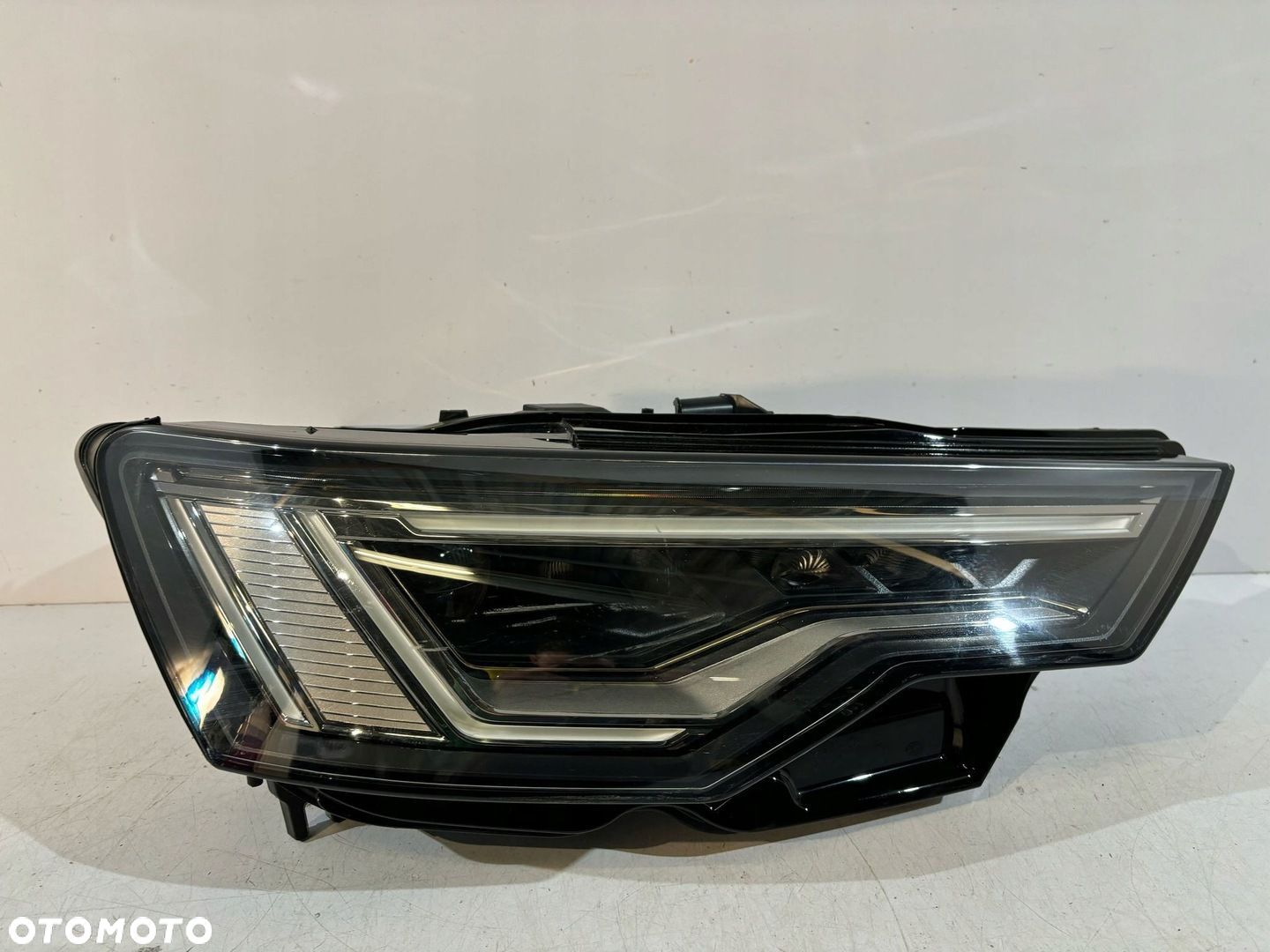 AUDI A6 C8 Lampa przednia Full Led Prawa - 17464 - 1