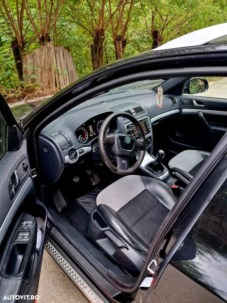 Skoda Octavia Combi 2.0 TDI CR DPF RS - 7