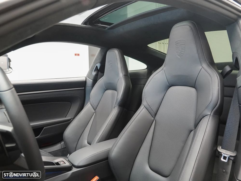 Porsche 911 (992) Carrera GTS - 22