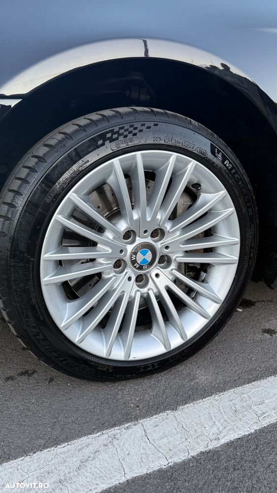 BMW Seria 5 525d xDrive AT - 9
