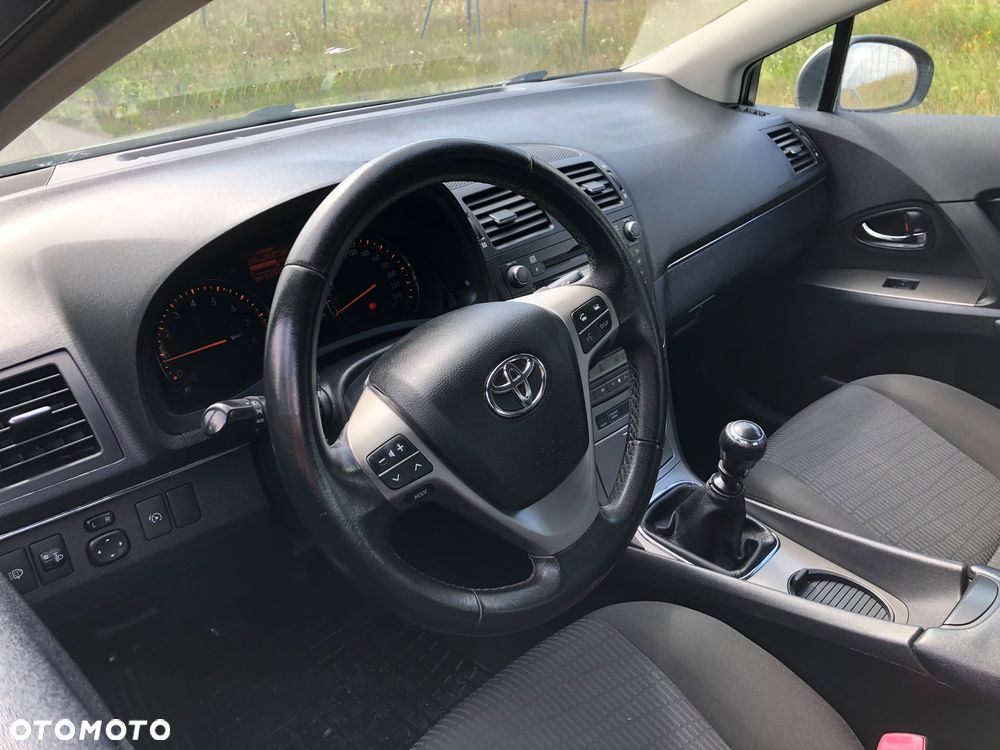 Toyota Avensis 1.8 Active - 14