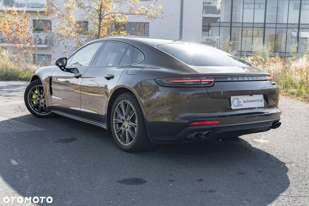 Porsche Panamera 4 E-Hybrid - 5