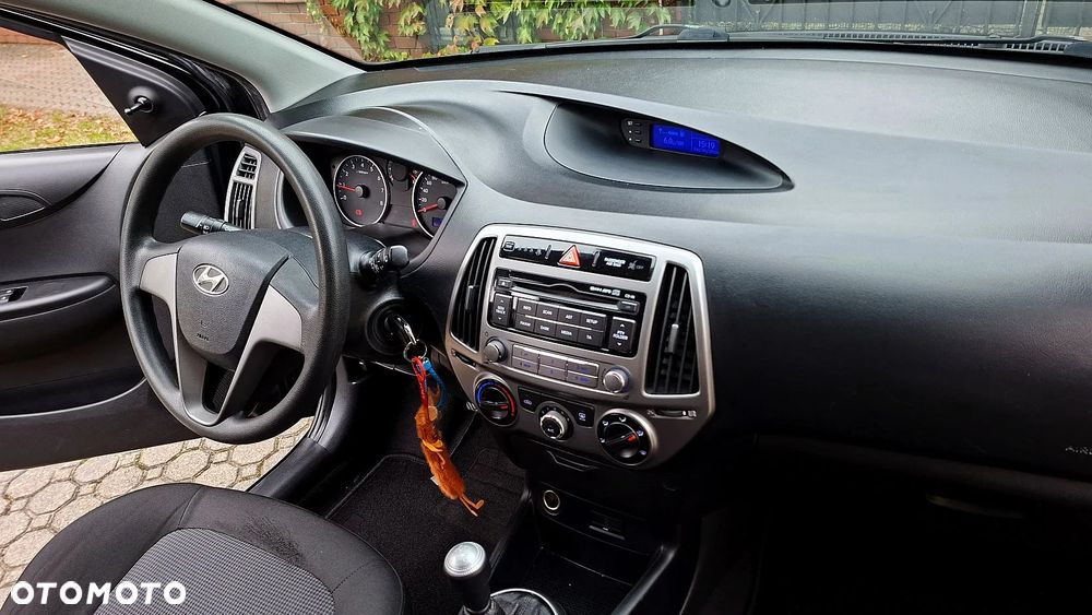 Hyundai i20 1.2 Intro Edition - 21
