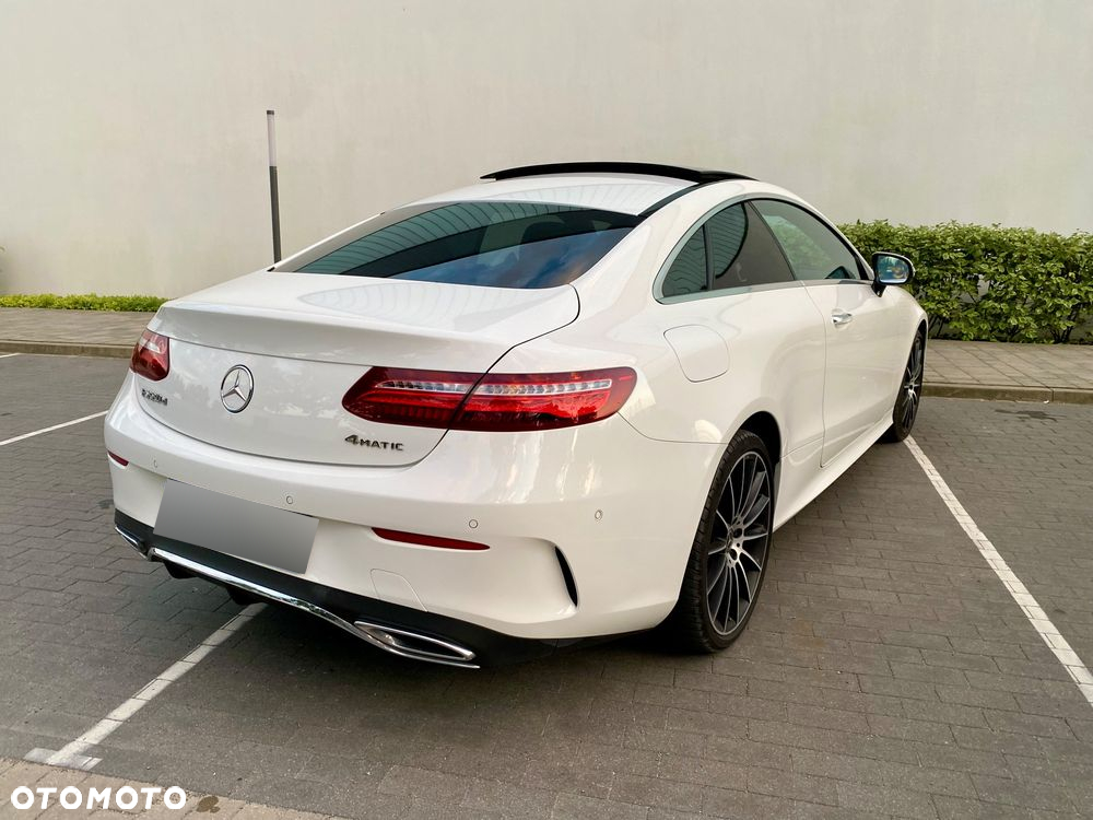 Mercedes-Benz Klasa E 220 d Coupe 4-Matic 9G-TRONIC - 4