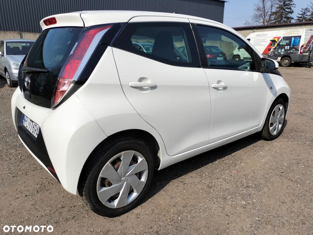 Toyota Aygo x-clusiv - 5