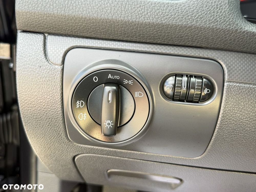 Volkswagen Golf - 25