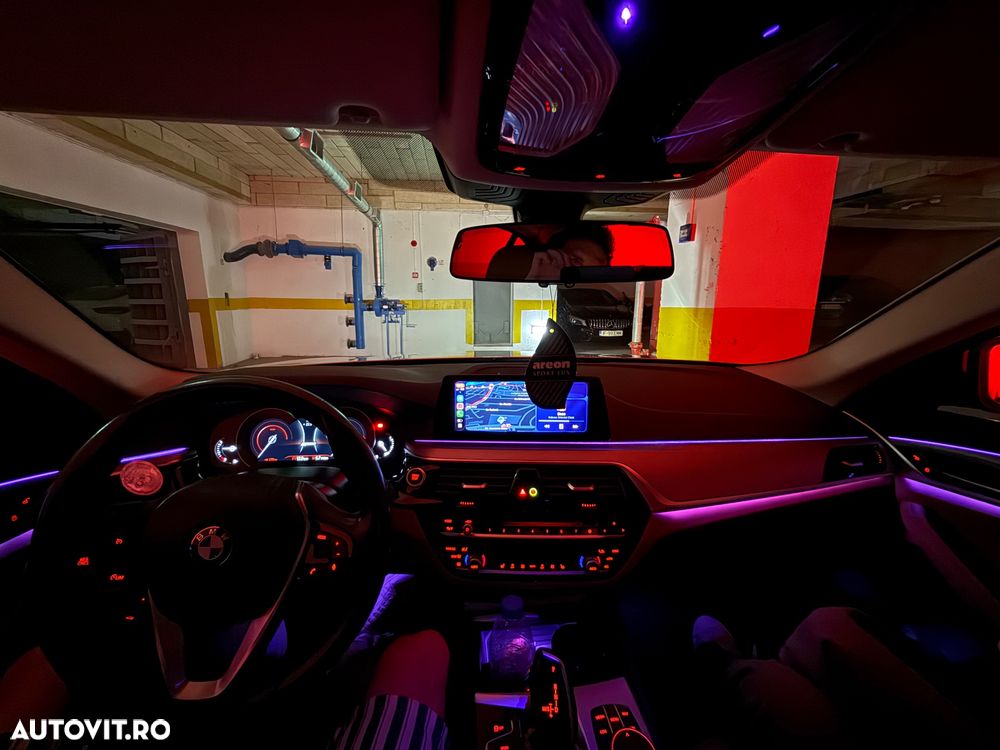 BMW Seria 5 520i AT - 12