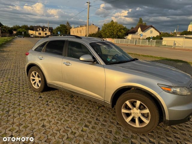 Infiniti FX - 5