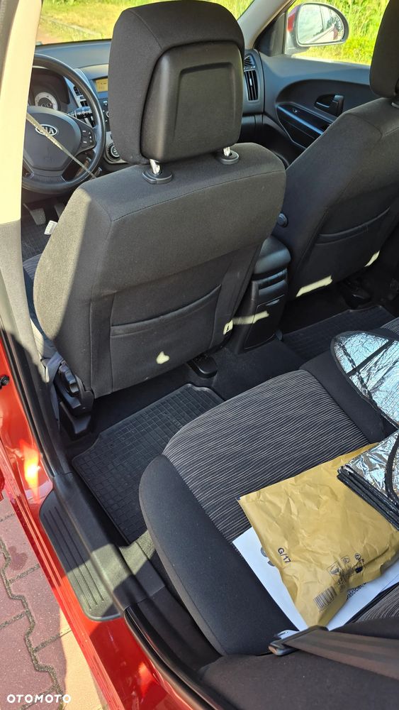 Kia Ceed 2.0 crdi Optimum + - 13
