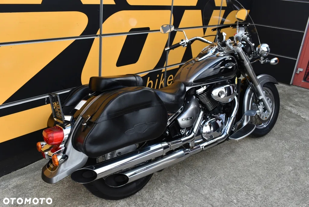 Suzuki Intruder - 3