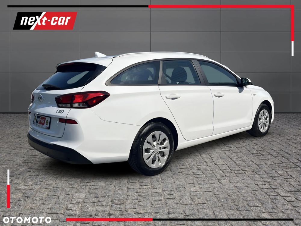 Hyundai i30 1.6 D Classic + - 6