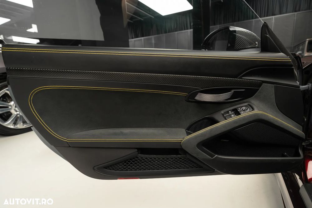 Porsche Cayman GT4 RS - 16