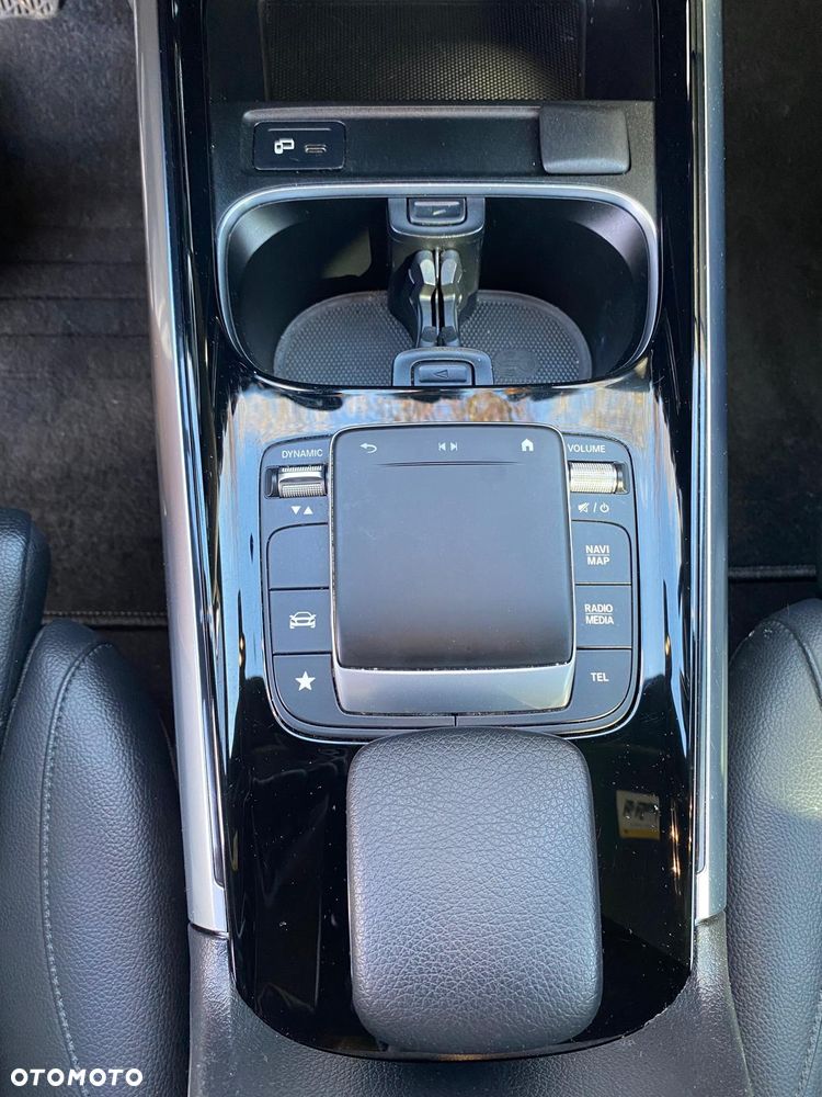 Mercedes-Benz GLA 250 4Matic 8G-DCT Progressive - 17