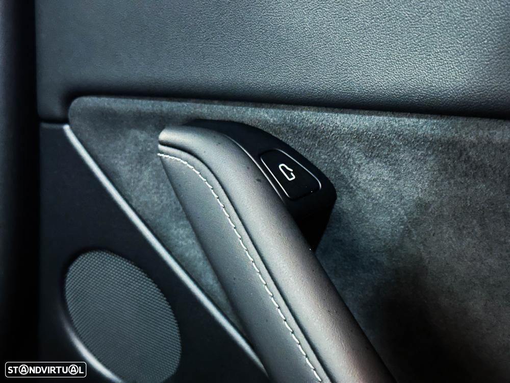 Tesla Model Y Long Range Dual Motor AWD - 30