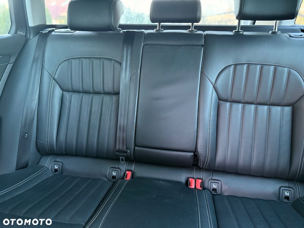 Skoda Superb 2.0 TDI DSG Premium Edition - 11