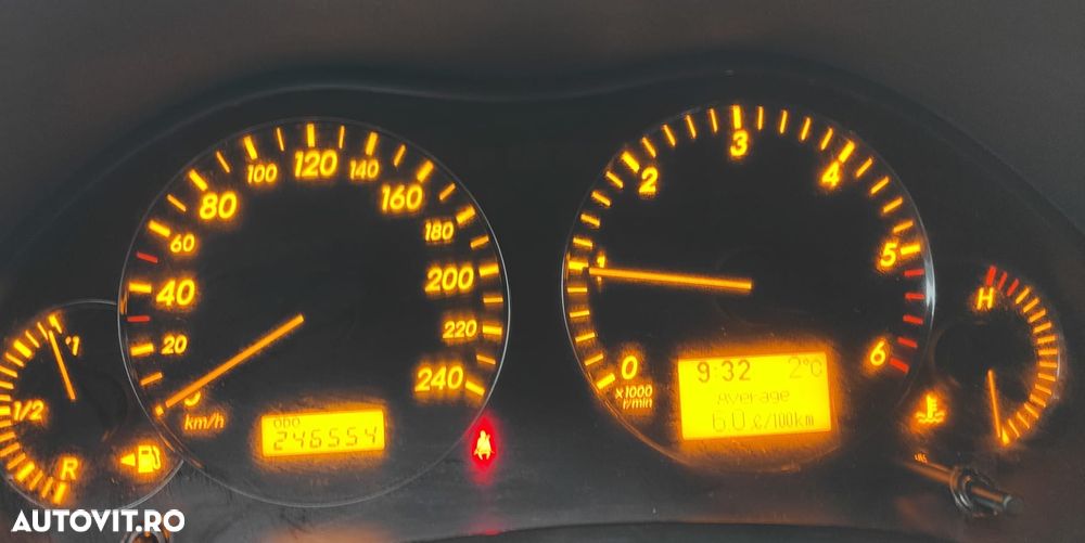 Toyota Avensis 2.2 D-4D Luxury - 2