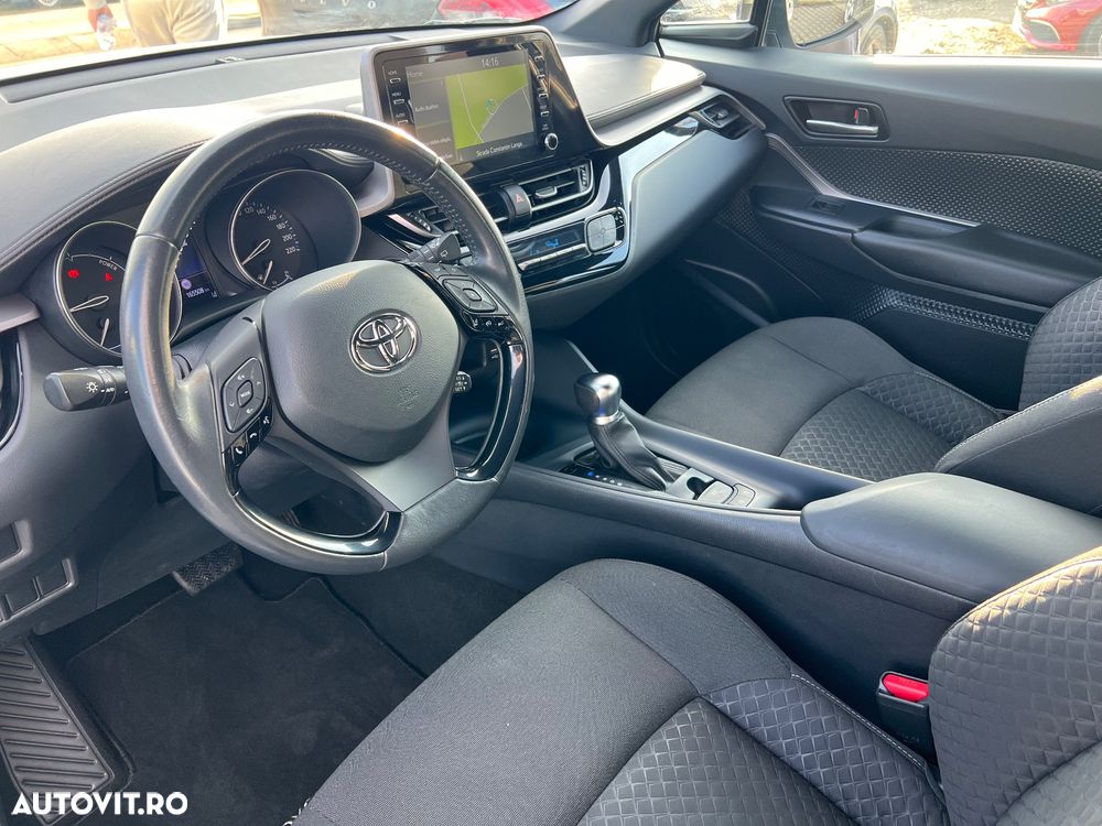 Toyota C-HR Hybrid Style Selection - 5