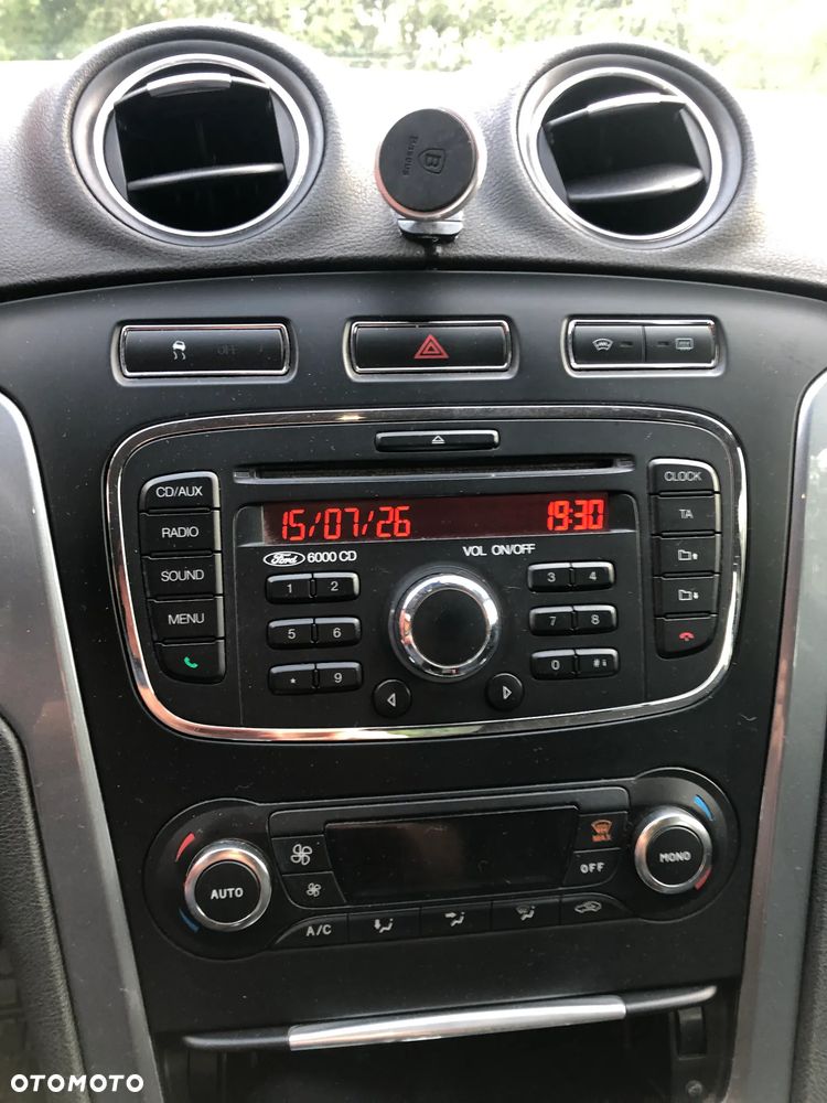 Ford Mondeo 2.0 TDCi Ambiente - 8