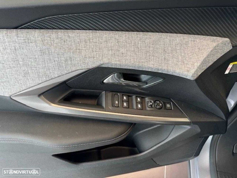 Peugeot 5008 1.2 Hybrid Allure e-DCS6 - 15