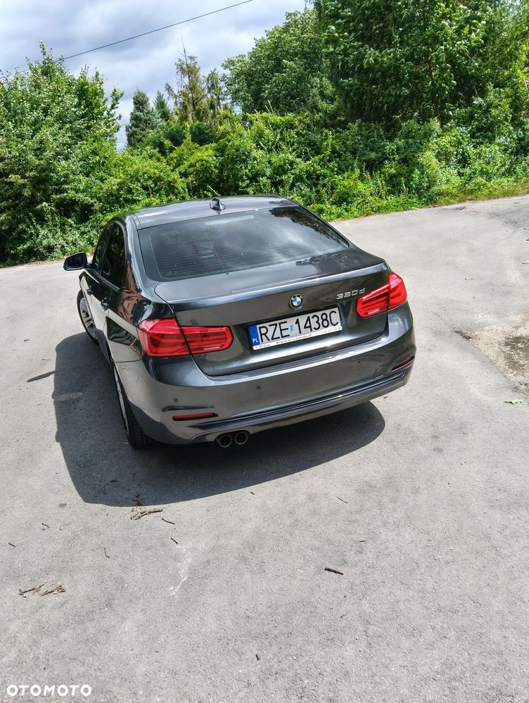 BMW Seria 3 320d Sport Line - 6