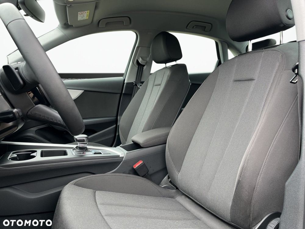 Audi A4 Limousine - 13