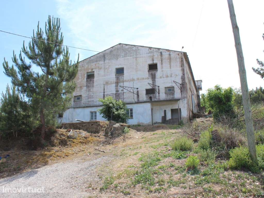 Armazém de 830m2 em lote de 2.950m2 em Rio Maior. - Grande imagem: 3/20