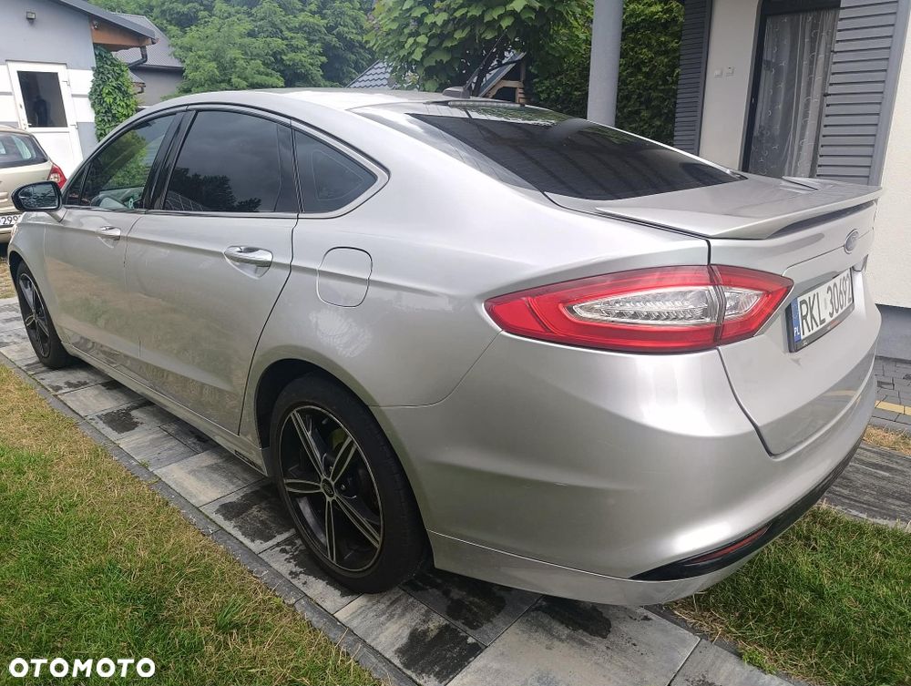 Ford Fusion - 2