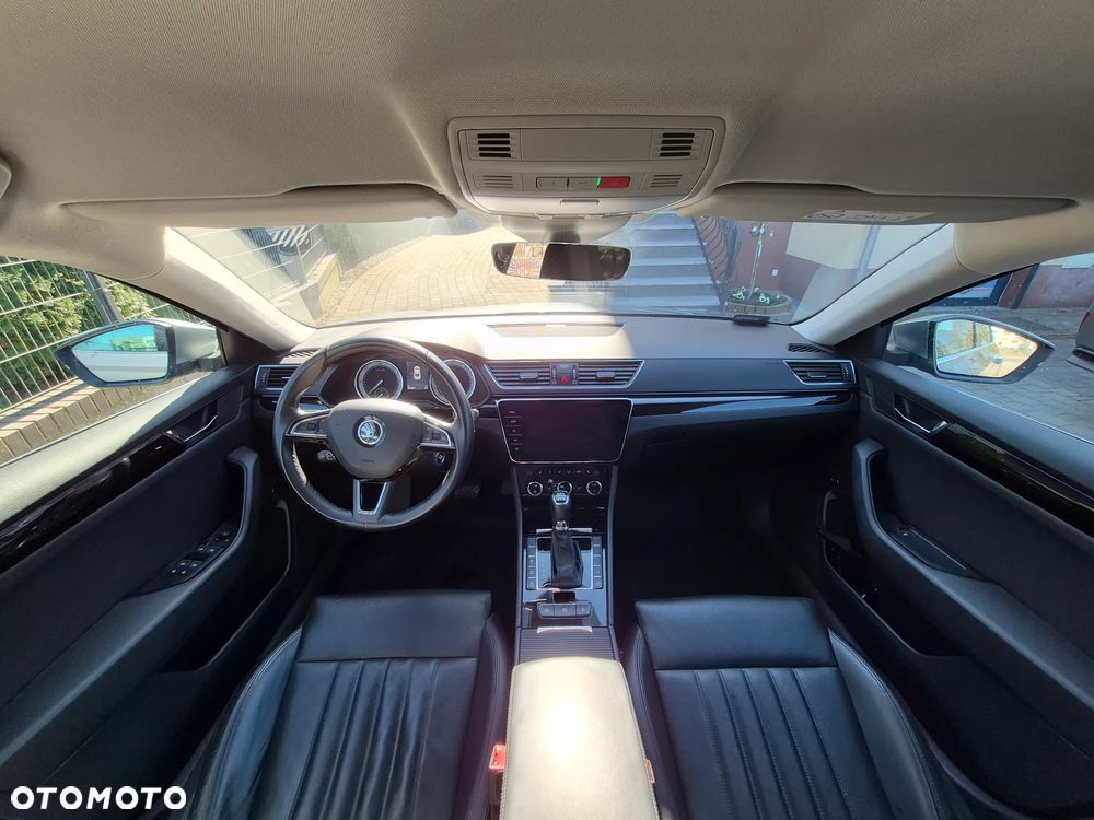 Skoda Superb 2.0 TDI SCR 4x4 L&K DSG - 9